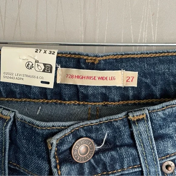 LEVIS Jeans Wide Leg NWT High Rise 728 Premium Woodstock Dark Wash Blue Size 27 - Picture 8 of 16